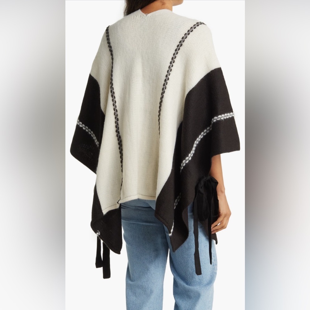 Vince Camuto Feels Like Home Colorblock Ruana - Picture 3 of 3